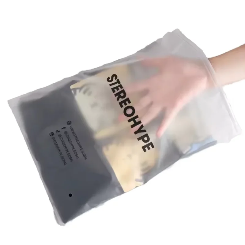 Soft ziplock bags for clothes packaging material roll showing PET BOPP layer flexibility and durability
